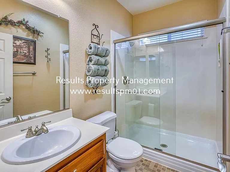 2425 Foxcroft Cir — Photo 12