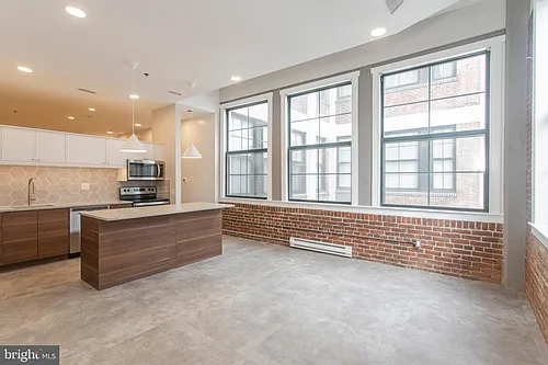 315 New St Photo 1