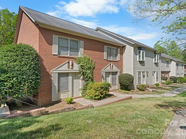 239 13th Avenue Pl NW #6, Hickory, NC 28601