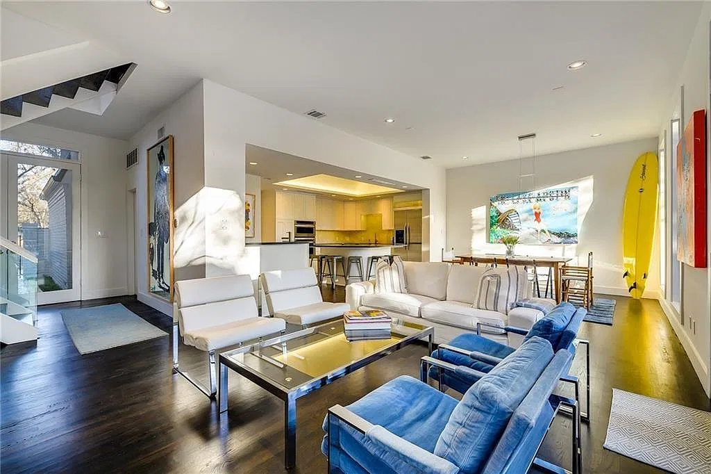 2 bed, 2.5 bath, 1960 sqft, $8,995 — Photo 2