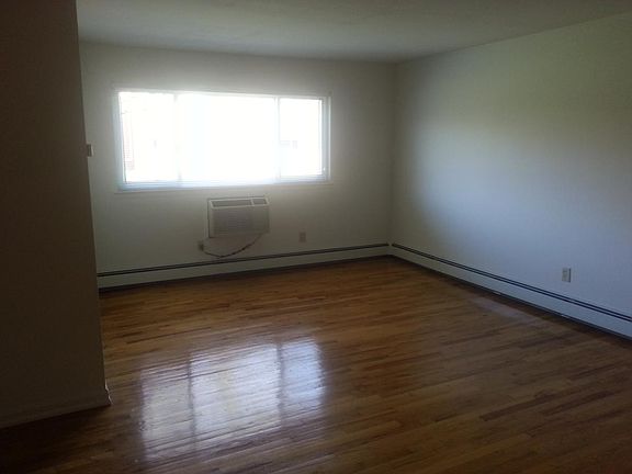 Bedroom with Airconditioner