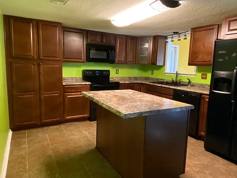 1022 Bacon Rd — Photo 6