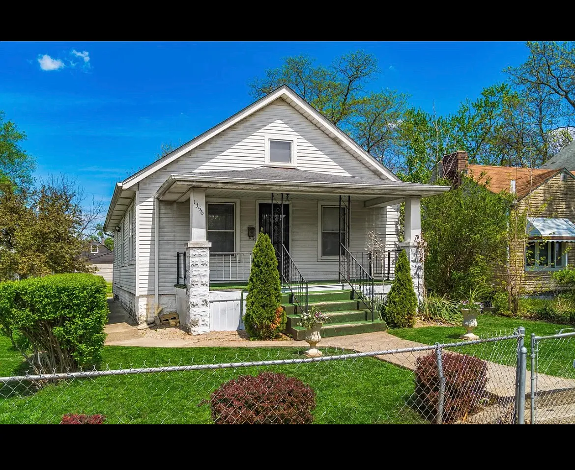 4 bed, 1247 sqft, $2,350 — Photo 2