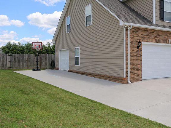 3rd image of 1355 Paxton Dr