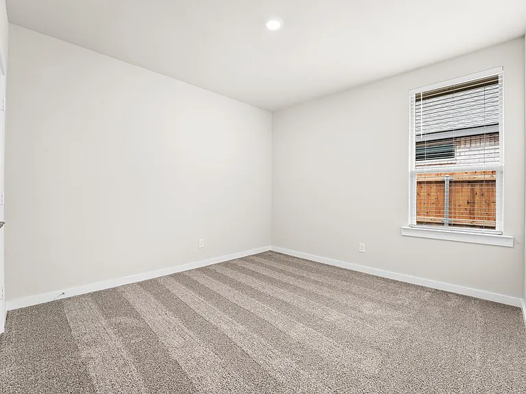 2107 Fortune Dr — Photo 16