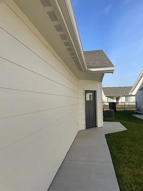3 bed, 1214 sqft, $1,550 — Photo 2