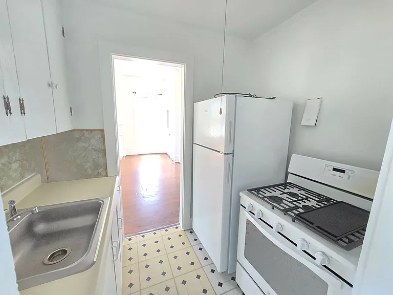 514 Grand Ave — Photo 11