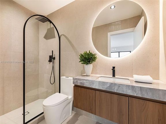 3rd image of 20335 NE 20th Ct #20335