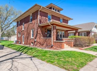 617 Garfield Ave, Aurora, IL 60506