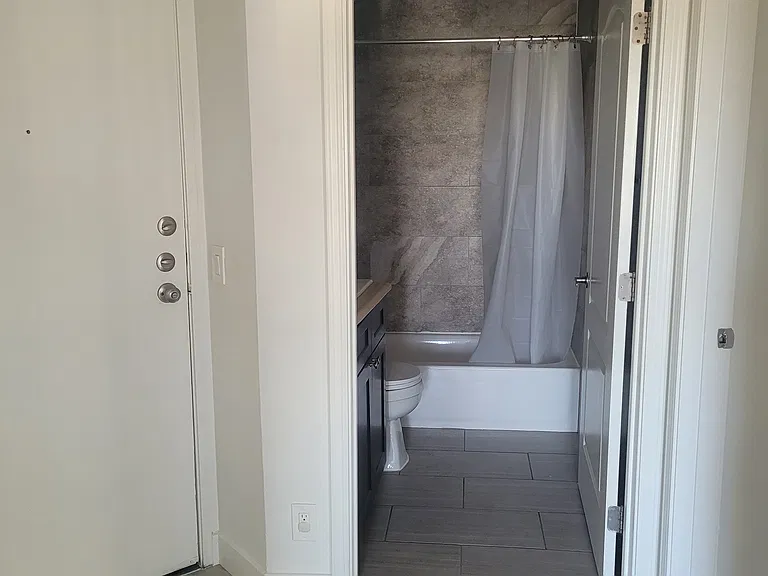165 N Hoover St — Photo 84