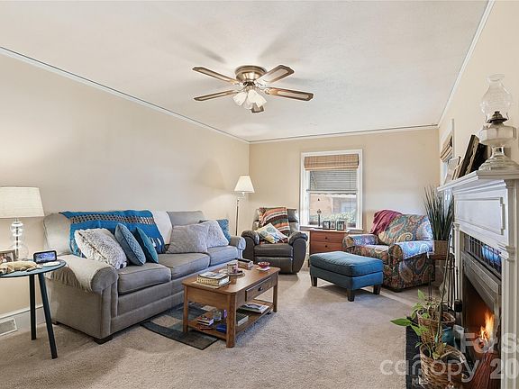 2nd image of 3115 Mathis Dr