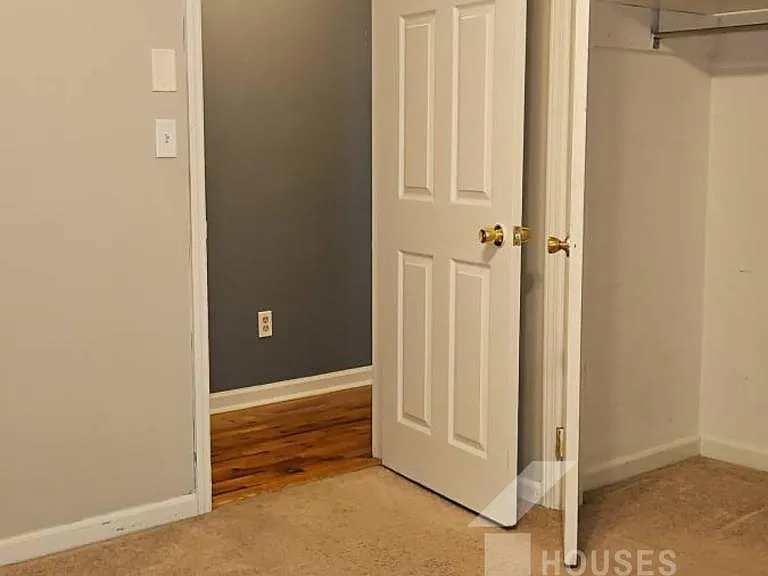 423 Rollingwood Dr — Photo 8