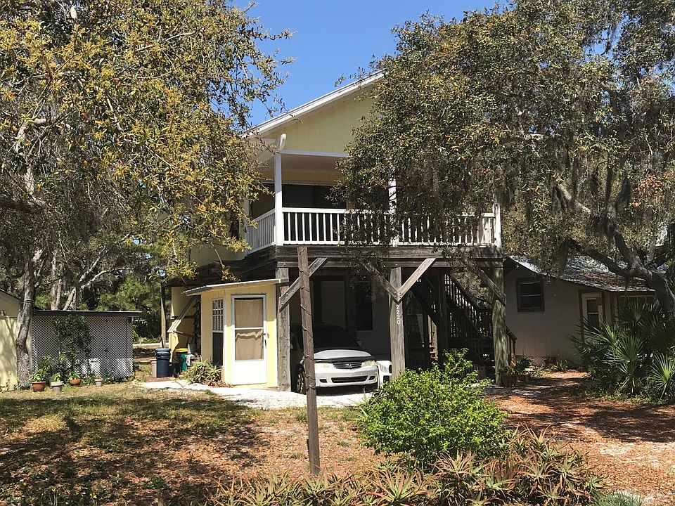 1st image of 2220 Dixon Ln