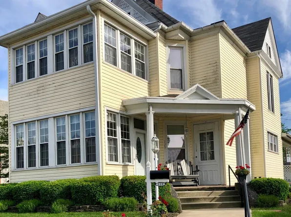 129 E Mound St, Circleville, OH 43113