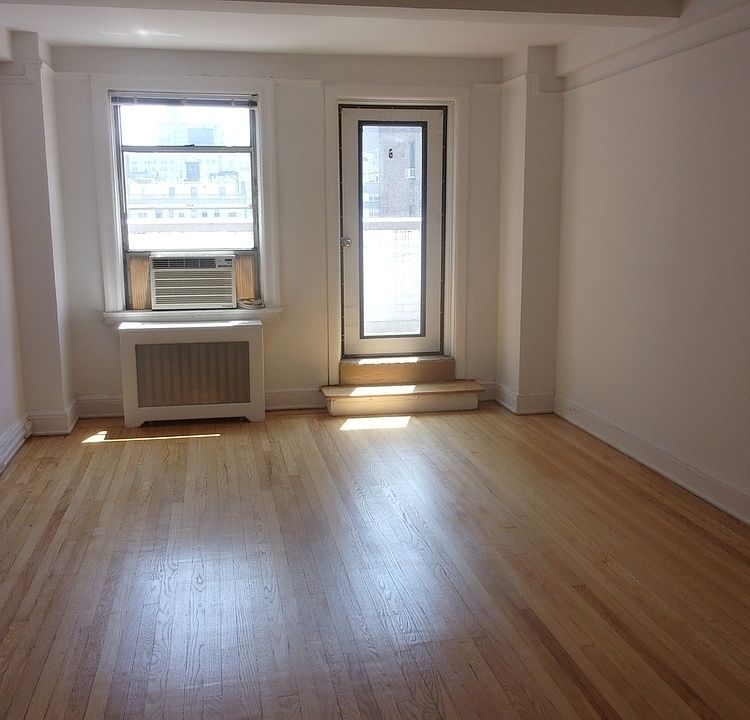 1st image of 150 E 39th St APT 1002