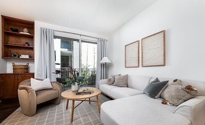 1st image of 4060 Glencoe Ave #104