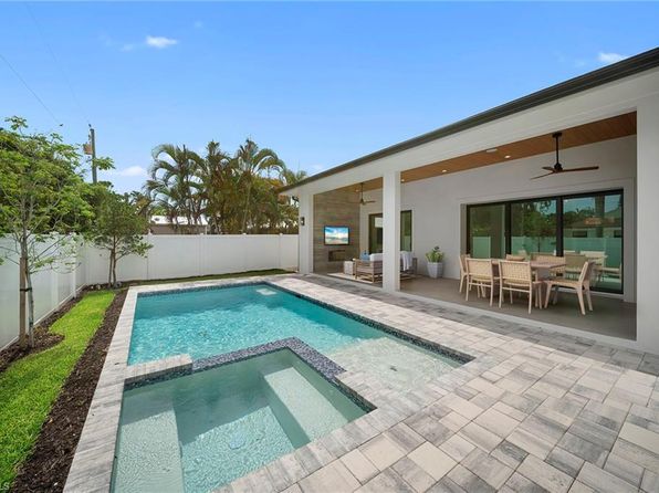 658 93rd AVE N, NAPLES, FL 34108