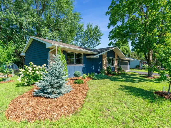 4775 Victoria St N, Shoreview, MN 55126