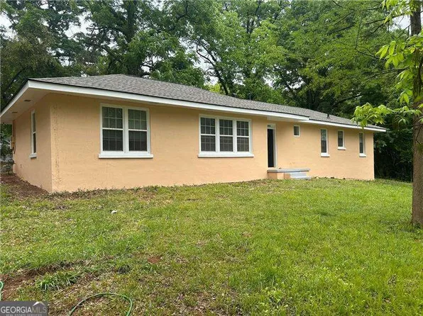 2076 Garden Cir, Decatur, GA 30032