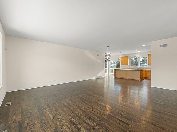 3rd image of 28W713 Mount St