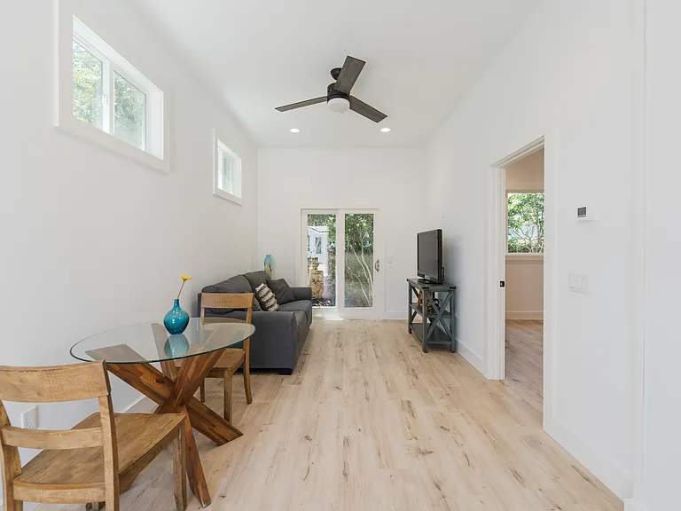 248 N Stevens St — Photo 7