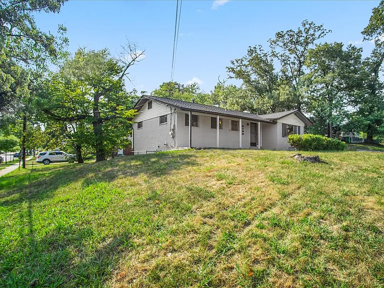 6700 Cipriano Rd — Photo 26