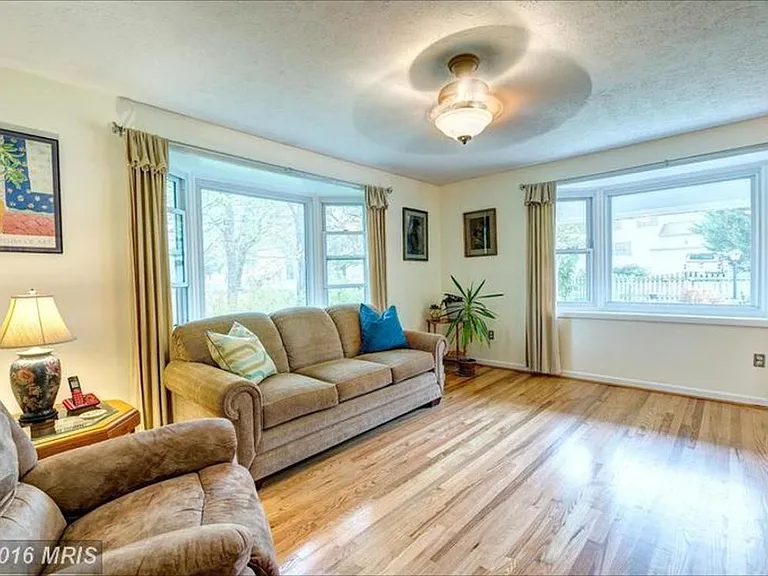 9804 Robinson Blvd — Photo 18