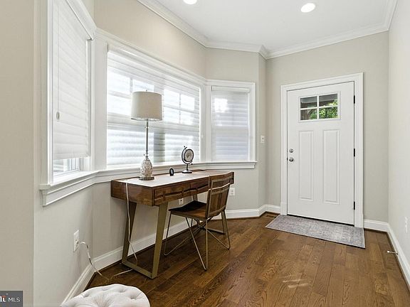 4th image of 6838 Saint Albans Rd