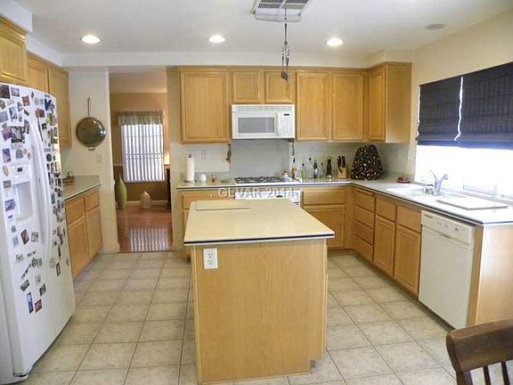 5th image of 331 Barletta Ave