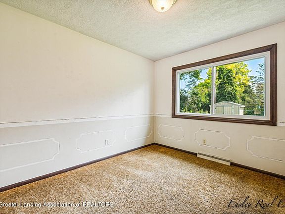 5th image of 2516 Meadowlane Dr