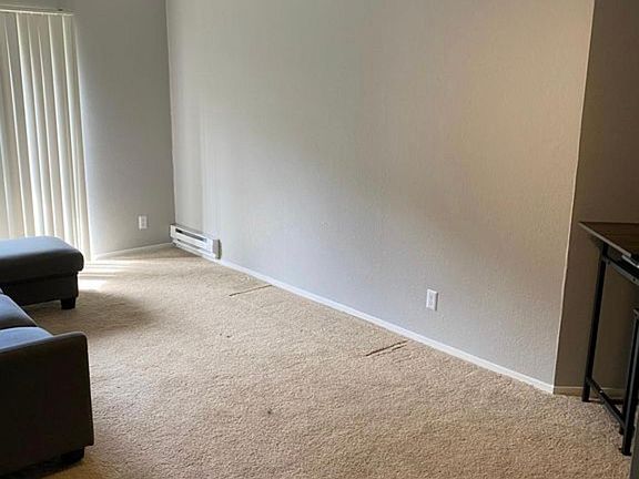 4th image of 860 Campus Dr #211