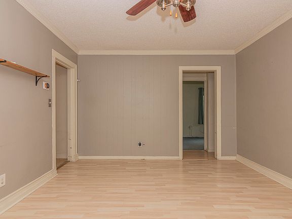 3rd image of 404 Garfield Ave