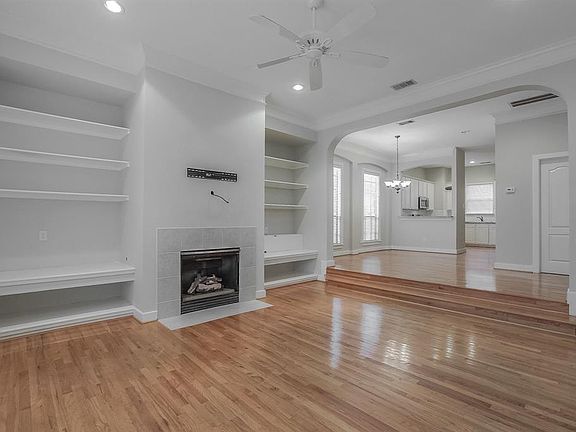 2nd image of 4111 McDuffie St