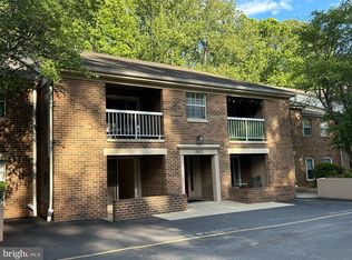 5813 Cove Landing Rd APT 201, Burke, VA 22015