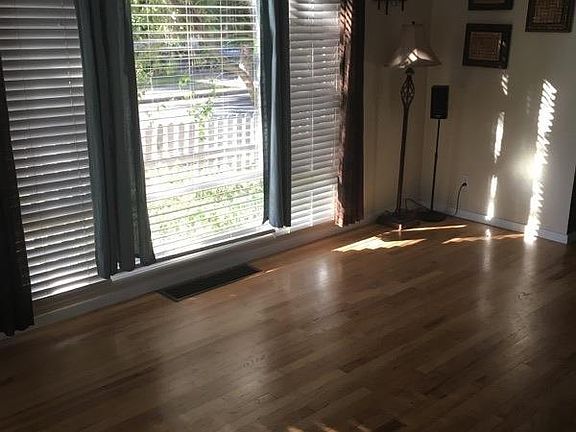 5th image of 2828 N Hunter St