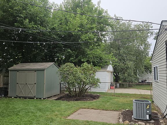 2nd image of 1170 E Harwood Ave