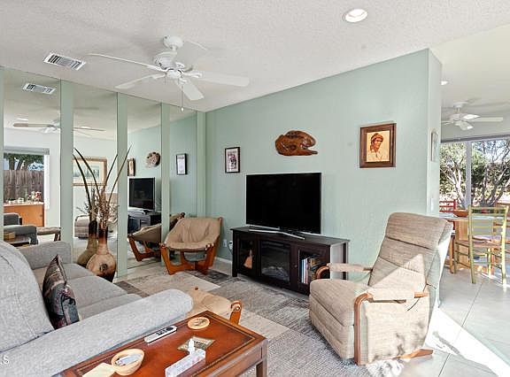 5th image of 5203 E Meadowview Dr