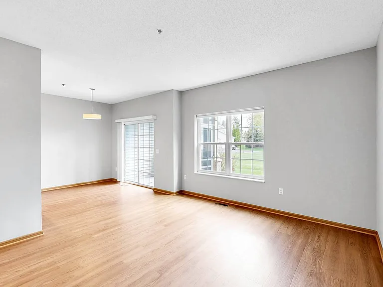 Cedar Pointe Townhomes — Photo 74