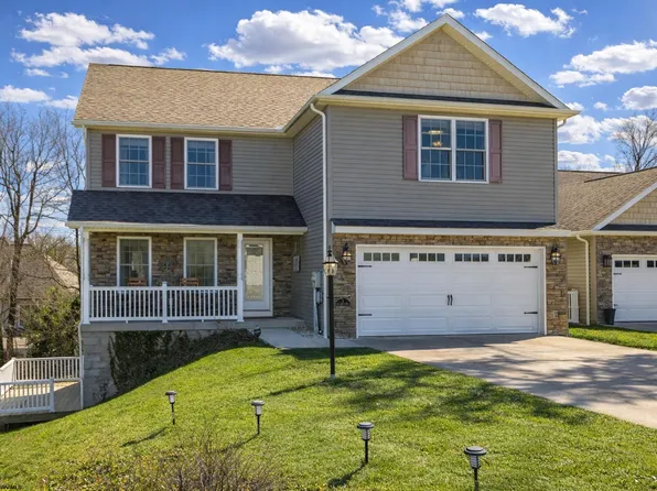 2 Windsong Ln, Morgantown, WV 26508