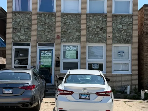 5635 W 79th St, Burbank, IL 60459