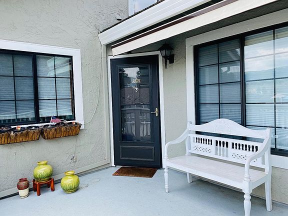3rd image of 2828 Buena Knoll Ct