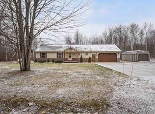 9927 E Pinehurst Dr, Elmira, MI 49730