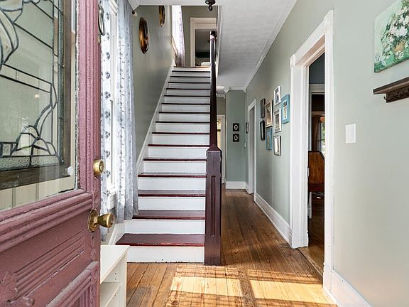 3rd image of 18 E Peabody St