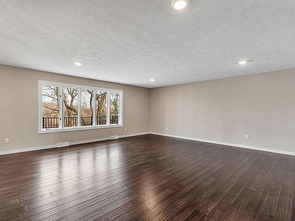 4th image of 28847 Westwynd Dr
