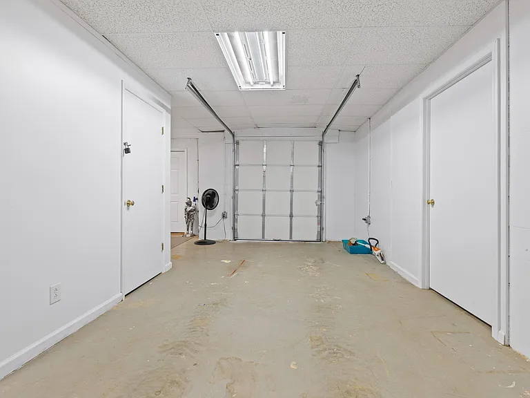 3010 Eaker Dr — Photo 36