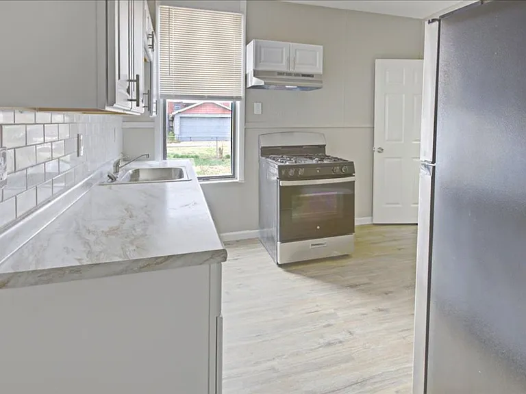 6730 Vermont Ave — Photo 3