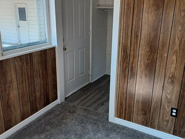 335 S 5 E — Photo 42
