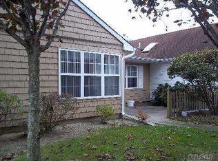31 Theodore Dr, Coram, NY 11727