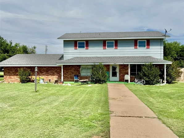 705 Loop Rd, Quanah, TX 79252