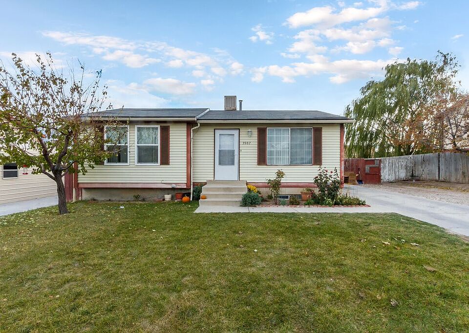 1st image of 3587 S Buckeroo Dr